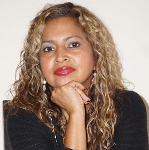 Meet your Posher, Dina